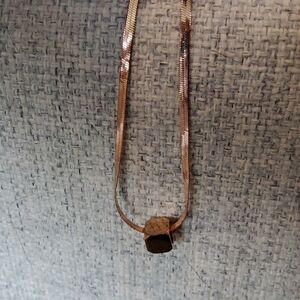 Chic Gold Necklace with Square Charm